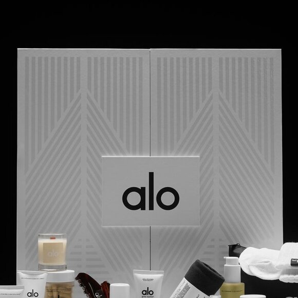 Alo Yoga Advent Calendar - Picture 6 of 6
